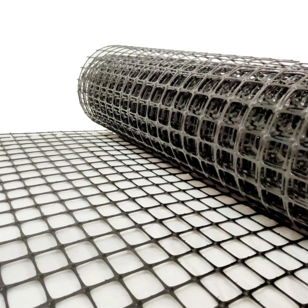 La pente de sol d'OIN d'usine mure la grille noire de gravier de Geogrid 50-50kn de polyester de haute résistance de renfort