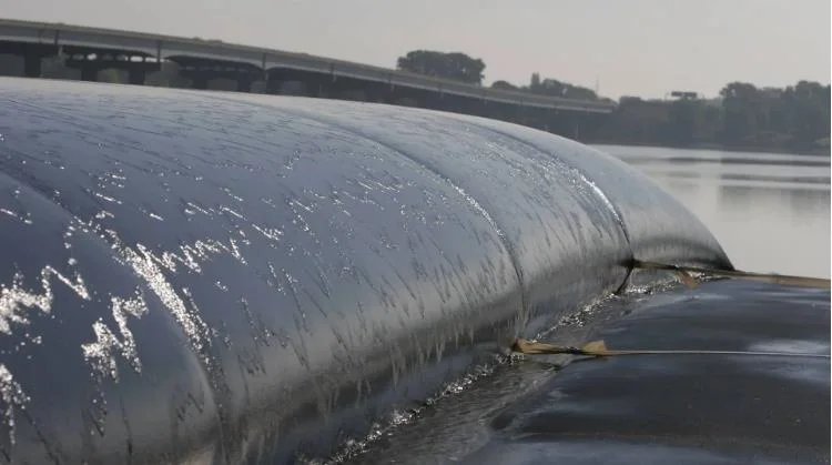 Sacs géotextiles tissés en PP à haute résistance / géotube pour le traitement des eaux usées ou les projets de dragage en mer 2