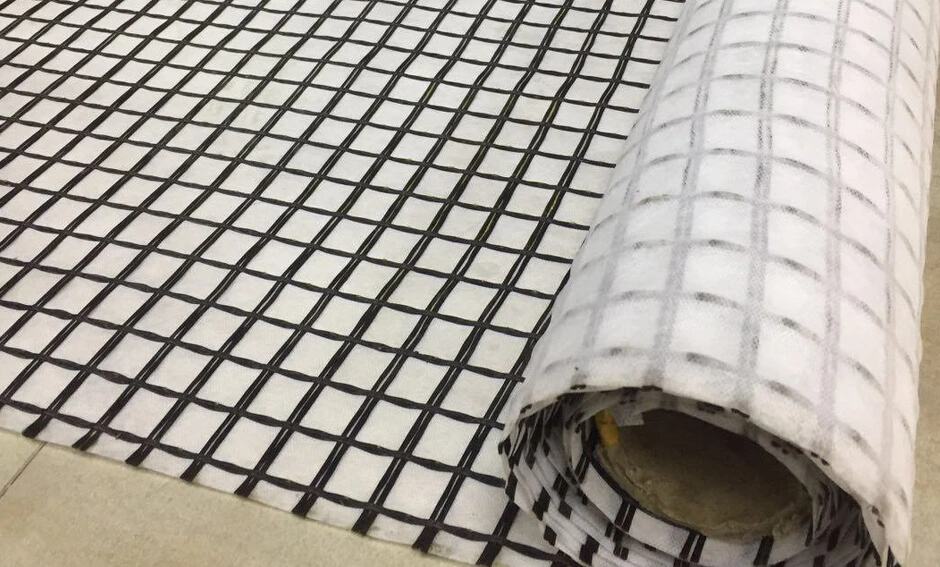 Géogrid composite en fibre de verre biaxial avec géotextile non tissé pour le renforcement du sol/matériau de construction routière 6