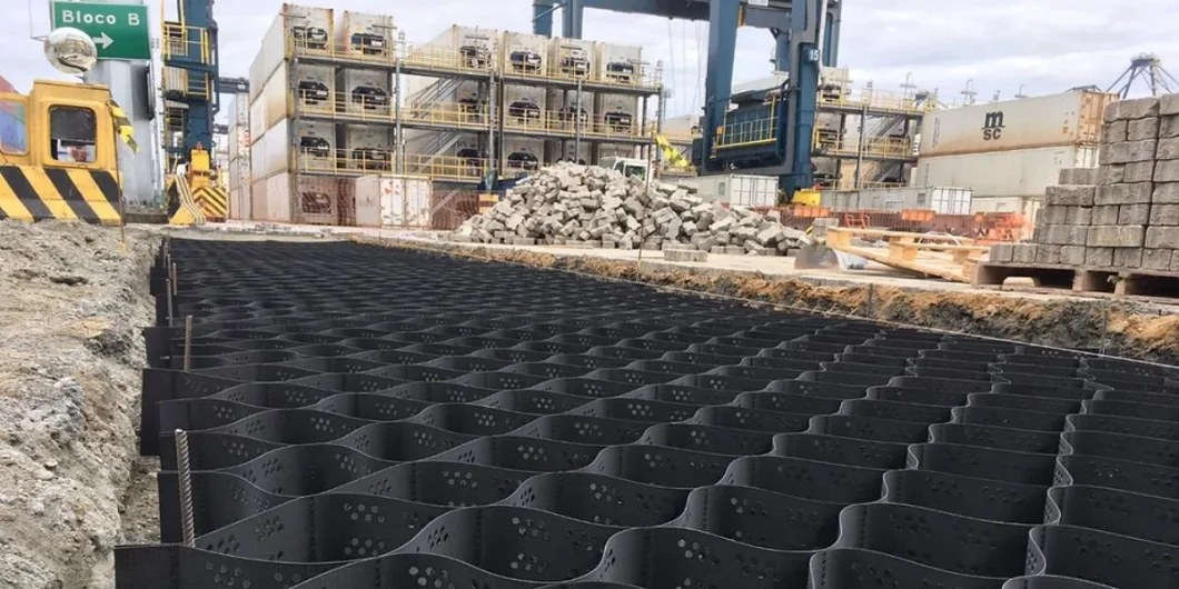 Matériel de réseau de gravier en HDPE pour le système d'allée Geocelle texturée pour le renforcement des routes 11