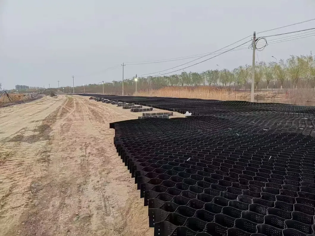 High Honeycomb Black HDPE Geocell Reinforcement Driveway Pour la route Gravier stabilisateur de grille Réservoir de rempart 0