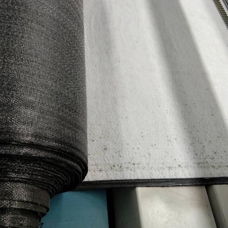 Ponds anti-filtration géosynthétique GCL Mat de revêtement en argile Gcl Bentonite géosynthétique pour décharge