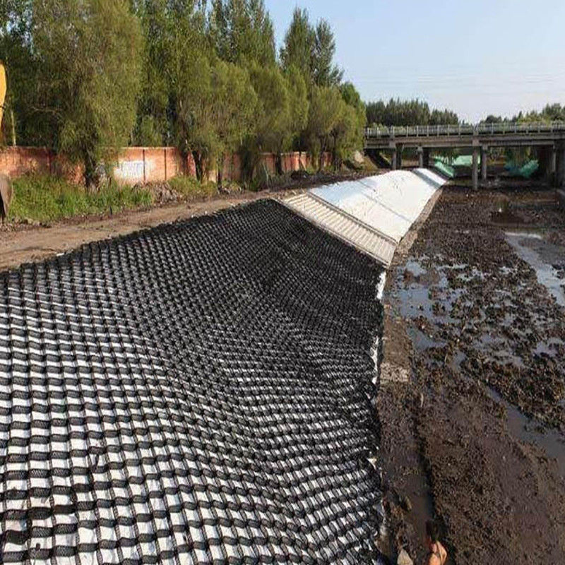 HDPE géocelle en plastique pavée grille noire géocelle HDPE pour le renforcement des sous-sols doux stabilisateur de gravier à faible coût géocelle dans la construction routière