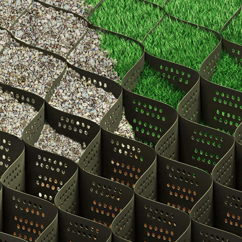 Géogrille uniaxiale en polyester haute résistance pour le renforcement des sols, le support de géocellules et diverses applications de génie civil. Durable, fiable et disponible.