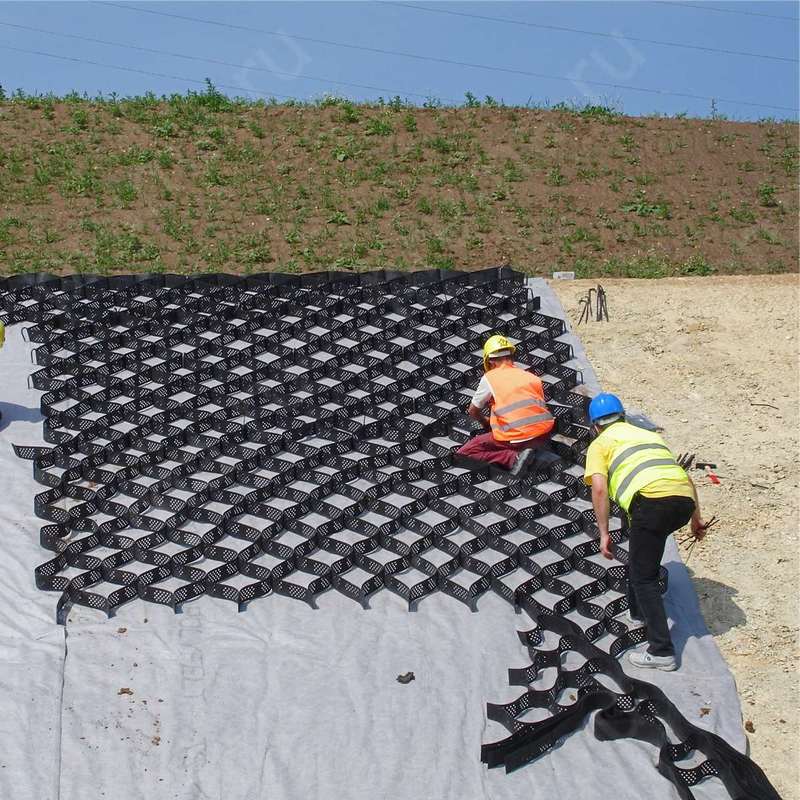 HDPE géocelle en plastique pavée en grille géocelle HDPE pour le renforcement des sous-sols doux stabilisateur de gravier à faible coût géocelle dans la construction de routes
