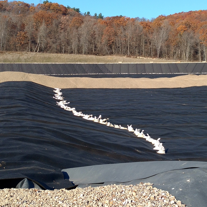 Prix d'usine 100% polyéthylène vierge haute densité géomembrane HDPE imperméable anti-infiltration lisse texturée pour revêtement d'étang de barrage minier de décharge lac d'eau