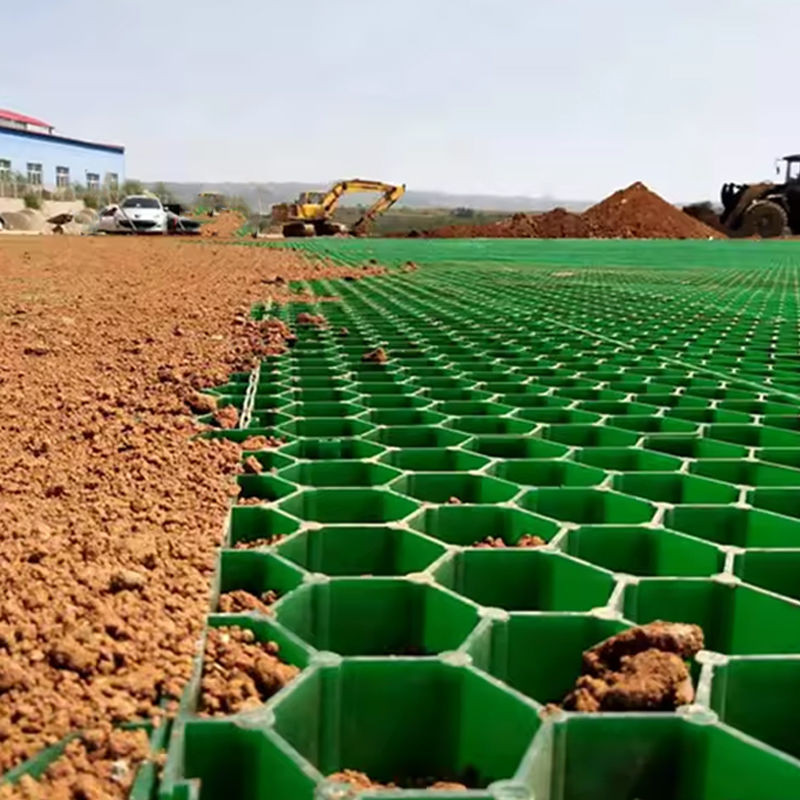 Réseau d'herbe en plastique en PEHD en nid d'abeille Protection de la pente du pavé Parc de stationnement Route Stabilisateur de sol Hauteur 38 mm 48 mm Grille de gravier d'allée